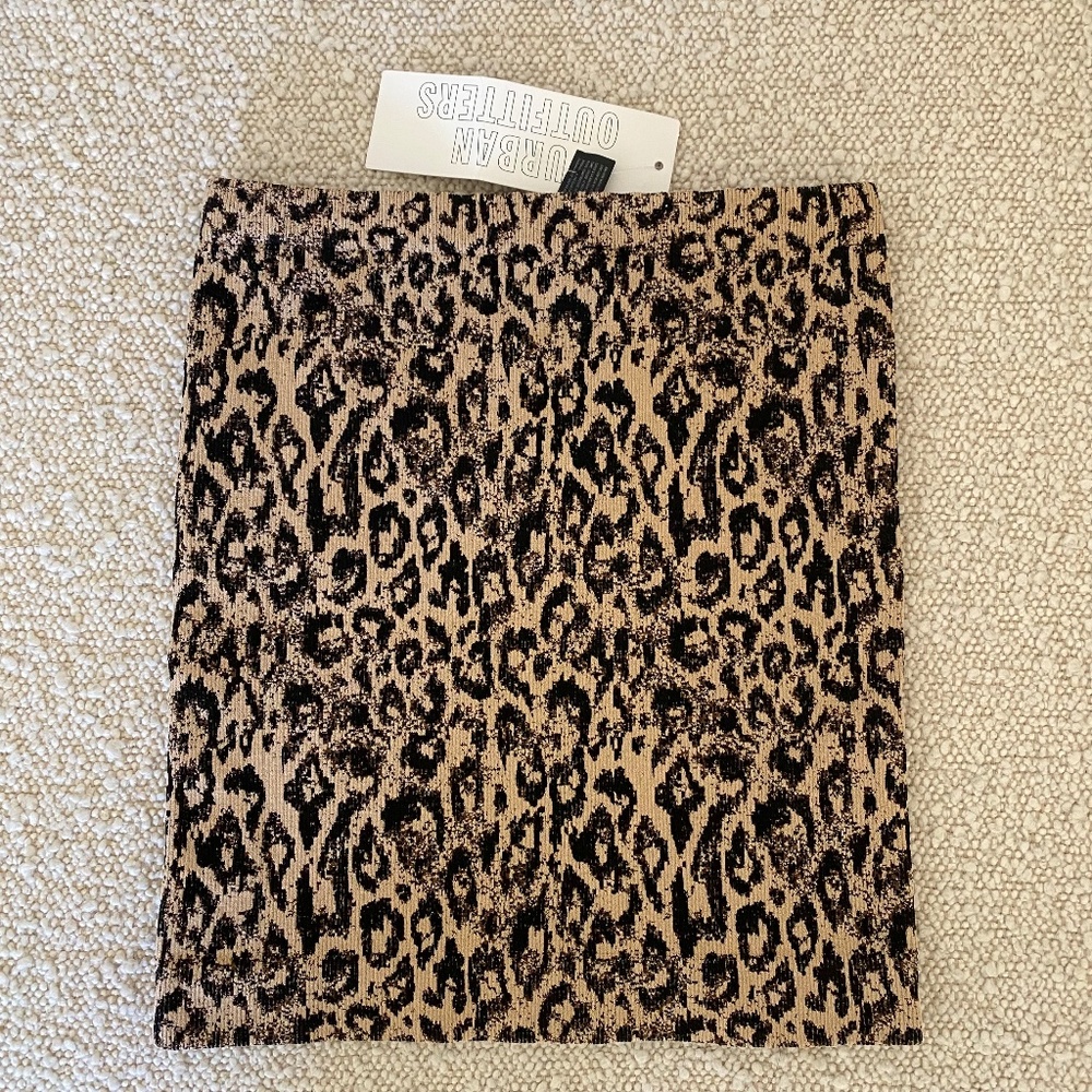 Out From Under Leopard Print Seamless Knit Tube Top NWT XS - Picture 3 of 6